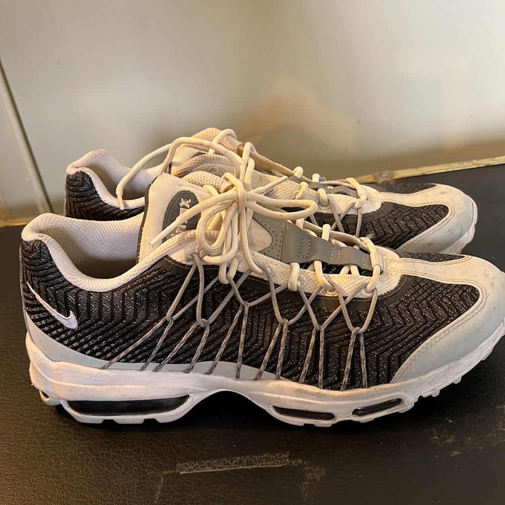 Nike Air Max size 9.5